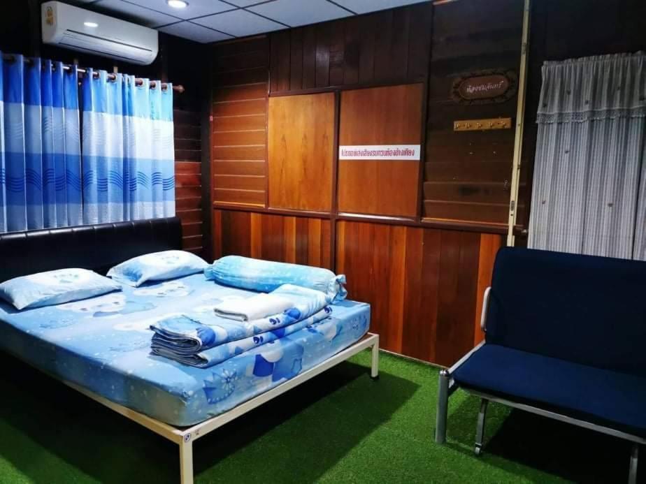 Apartamento Ban Mae Arom Amphawa Habitación foto