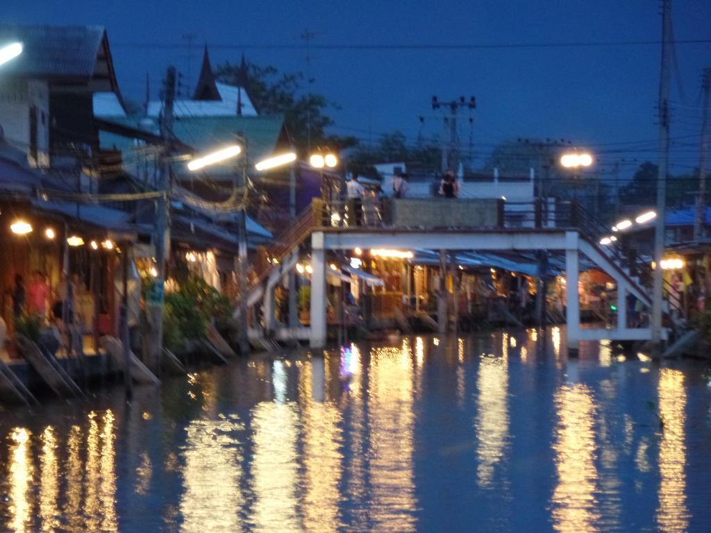 Apartamento Ban Mae Arom Amphawa Exterior foto