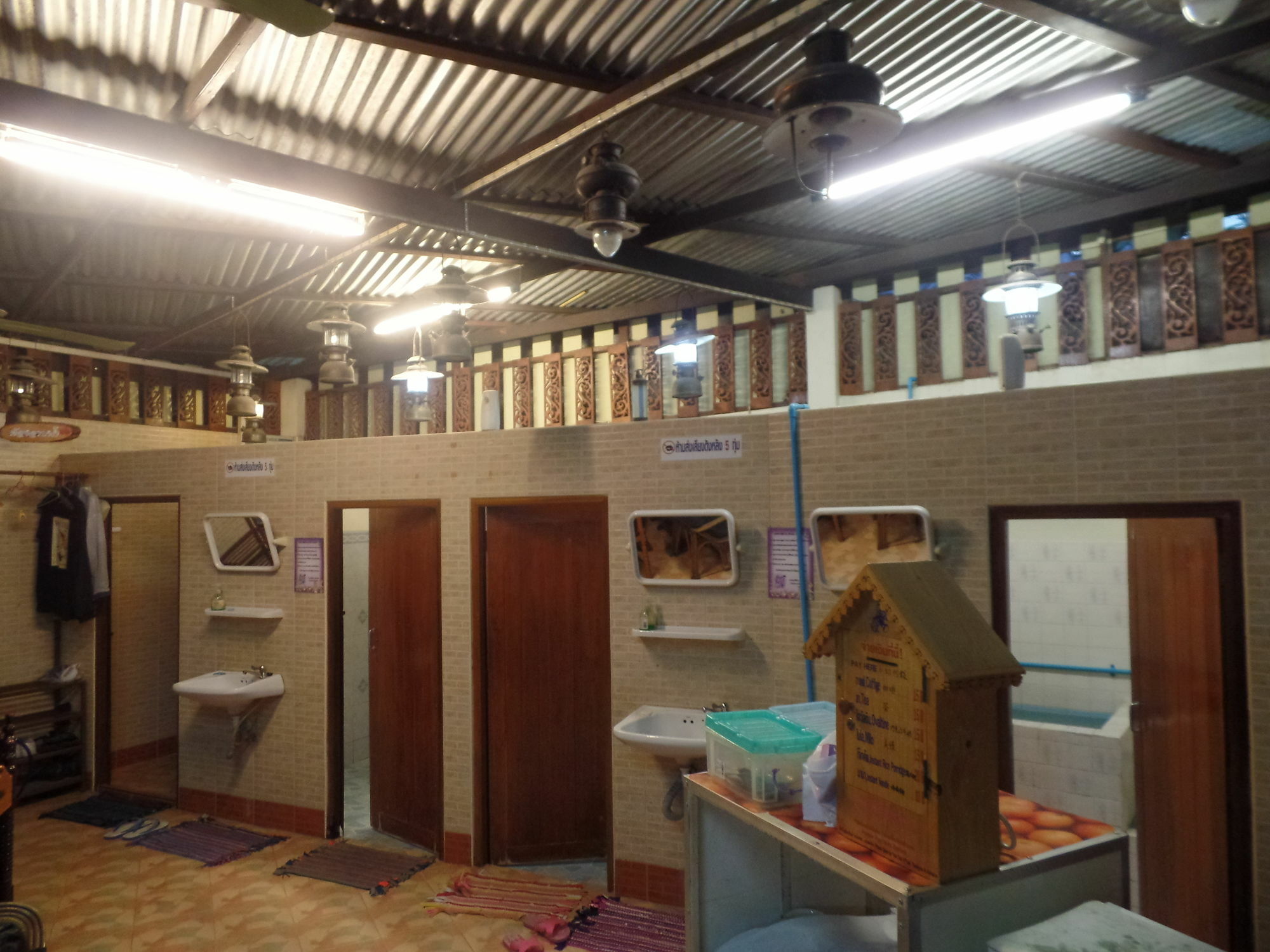 Apartamento Ban Mae Arom Amphawa Exterior foto