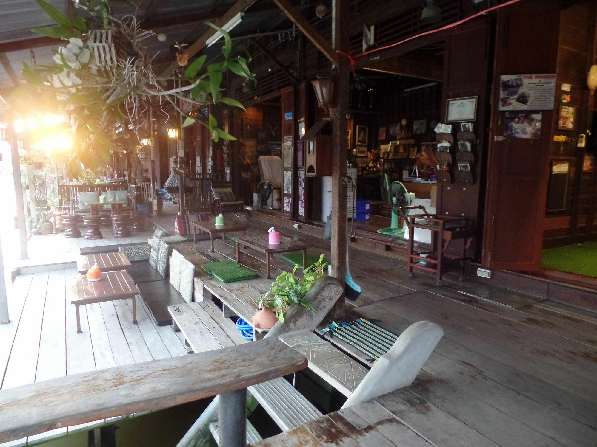 Apartamento Ban Mae Arom Amphawa Exterior foto